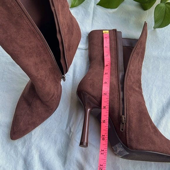 High heel sock boot - Picture 3 of 5